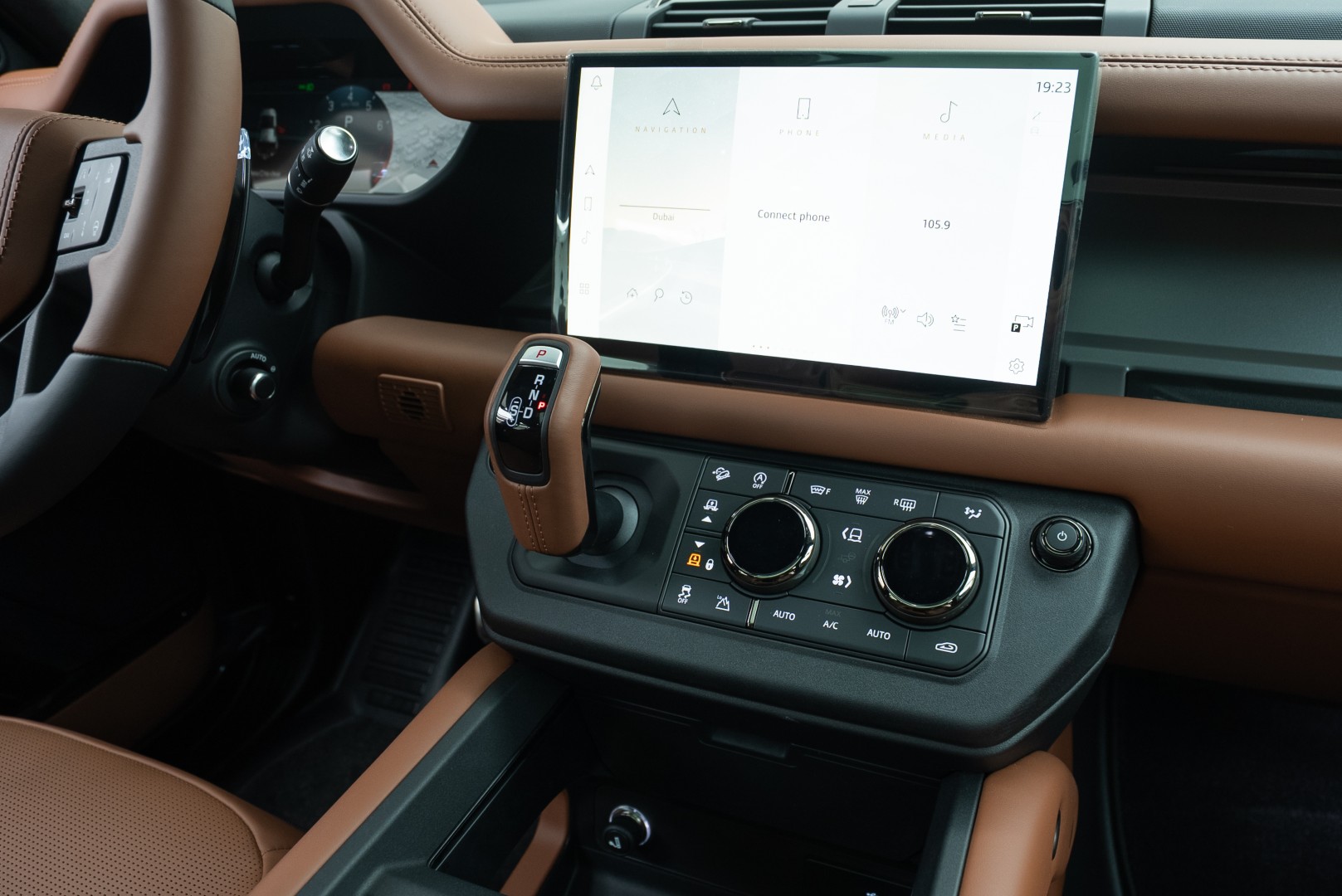 2025 LAND ROVER DEFENDER P635 OCTA | GCC 5 YEARS WARRANTY | 635 HP | HIGH SPEC